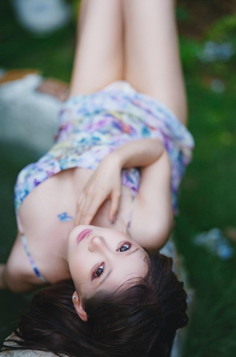 蠢沫沫 水池碎花裙-值得一看